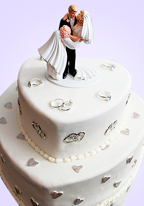 06-svadebnyj-tort-s-figurkami