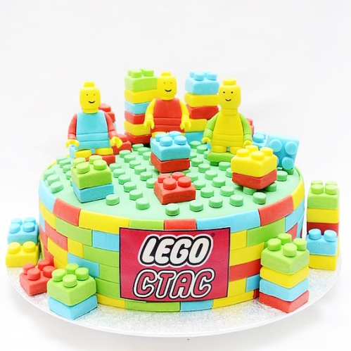 08-detskiy-tort-lego