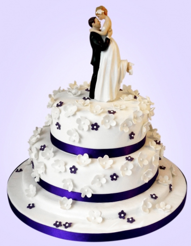 18-belyj-svadebnyj-tort