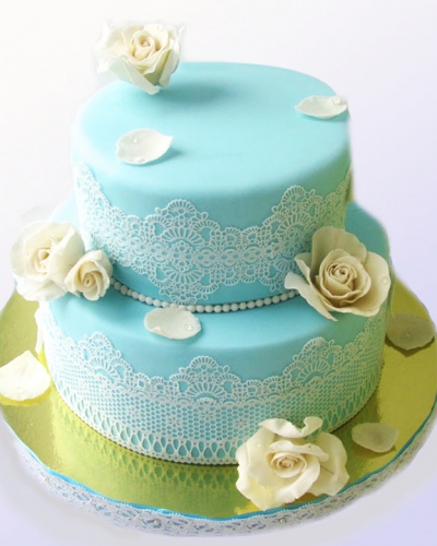 28-svadebnyj-tort-s-kruzhevami